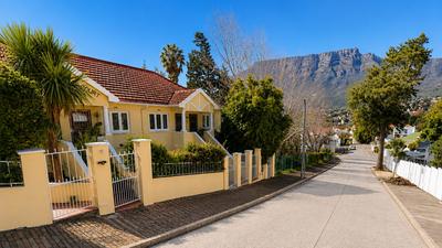 Apartment / Flat For Sale in Gardens, Cape Town