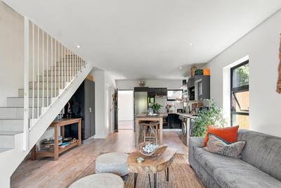 Townhouse For Rent in Beach Estate, Hout Bay